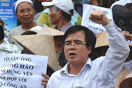 Le Quoc Quan takes part in an anti-China rally in Hanoi, July 8, 2012. Photo credit: AFP.