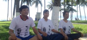 Me Nam (right) and other campaigners call for release of prisoners of conscience.