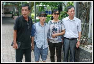 Writer Nguyen Tuong Thuy (first from right) and activist Truong Van Dung (second from left)