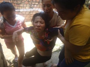 Mrs. Hong severely injured after being beaten by police in Gia Lai province