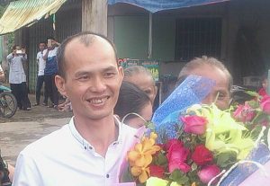 Mr. Nguyen Van Minh welcomed by other activists on Aug 13, 2016