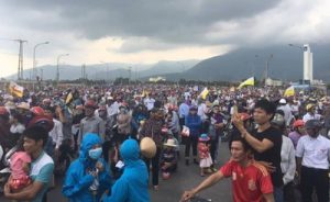 Cuộc biểu tình chống Formosa vào sáng Chủ Nhật 2 tháng 10 năm 2016 quy tụ hơn 10 ngàn người được người dân cả nước xem là một cuộc cách mạng của người dân Kỳ Anh Hà Tĩnh. Citizen photo