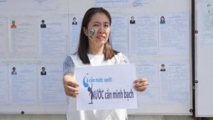 Blogger Mẹ Nấm với khẩu hiệu về vụ cá chết tại Formosa