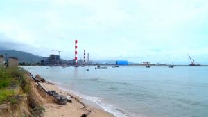 Vùng biển ngay sát công ty điện lực Vĩnh Tân (ảnh: Hiệp hội tôm Bình Thuận)