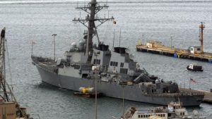 Tàu USS Decatur hôm 21/10 đã qua vùng biển gần quần đảo Hoàng Sa, và là lần đầu tiên chiến hạm thuộc Hạm đội 3 của Hải quân Hoa Kỳ nhận lệnh từ căn cứ tại San Diego khi hoạt động tại Biển Đông. Trong hình là lúc tàu USS Decatur cập cảng Haifa ở Địa Trung Hải hôm 21/10/2009
