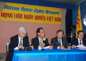  Mạng lưới Nhân quyền Việt Nam, trụ sở tại California Hoa Kỳ, hôm 13/11 công bố giải thưởng năm 2016 dành cho luật sư Võ An Đôn, Mạng lưới Blogger Việt Nam và hai nhà đấu tranh cho dân oan Trần Ngọc Anh và Cấn thị Thêu. Courtesy Người Việt 