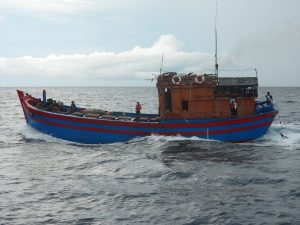 Tàu cá Việt Nam liên tục bị đâm hỏng trong tháng 11. (Ảnh: Thanh Niên) 