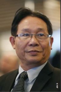 Huynh Ngoc Chenh at RWB Netizen Prize award ceremony in Paris on March 12, 2013