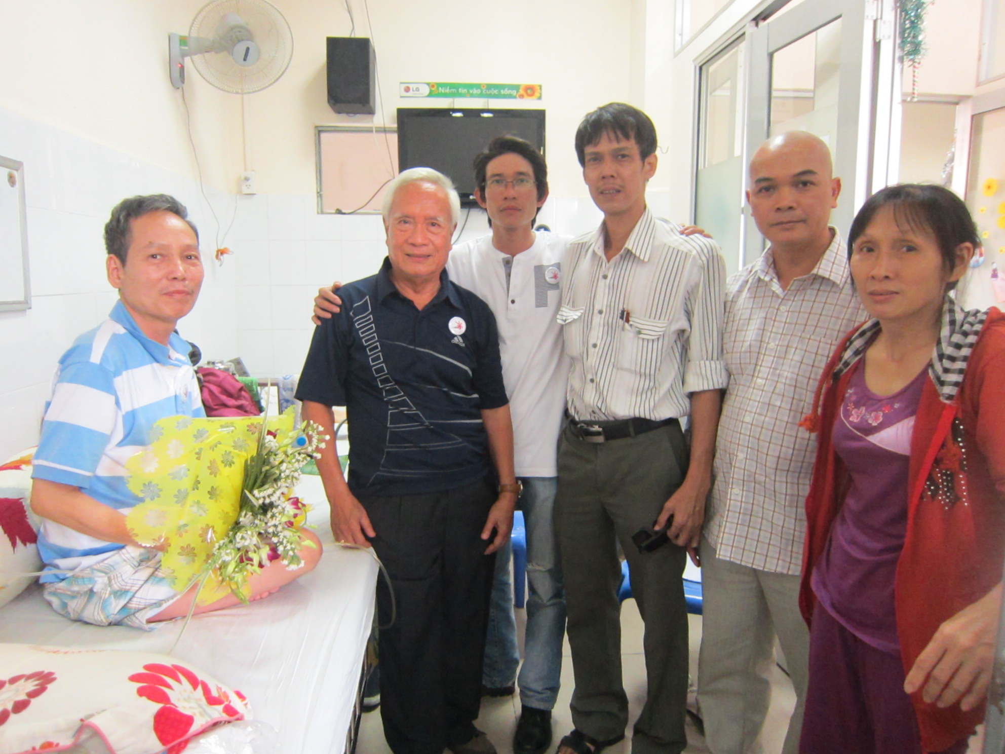 Đinh Đăng Định, Nguyễn Đan Quế, Đinh Nhật Uy, Phạm Chí Dũng, Phạm Bá Hải và vợ ông Định - bà Đặng Thị Dinh