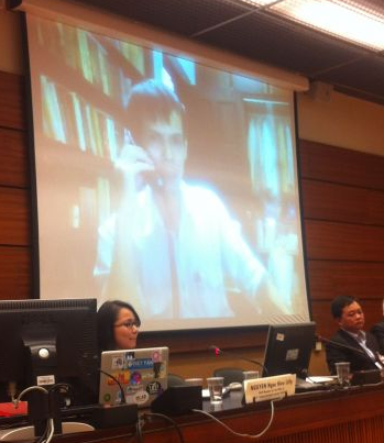 Phạm Chí Dũng on skype to join the UPR side event in Geneva - photo of RSF.