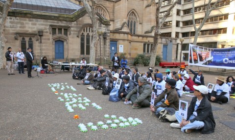 Hunger strikers gathered on the side of Sydney’s Town Hall on July 25, 2015 to peacefully protest human rights violations in Vietnam and demand the Vietnamese regime to release all its prisoners of conscience. (Linda Zhang/Epoch Times)