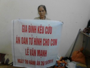 Nguyen Thi Viet, mother of Le Van Manh calls for his release 